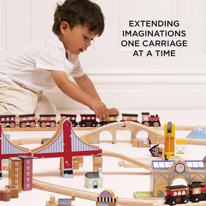 Le Toy Van - TV711 - Holzeisenbahn für Kinder ab 3 Jahren. Great Green, Montessori-Spiel mit 5 abnehmbaren Magnetwagen, hergestellt aus ökologischem FSC-zertifiziertem Holz