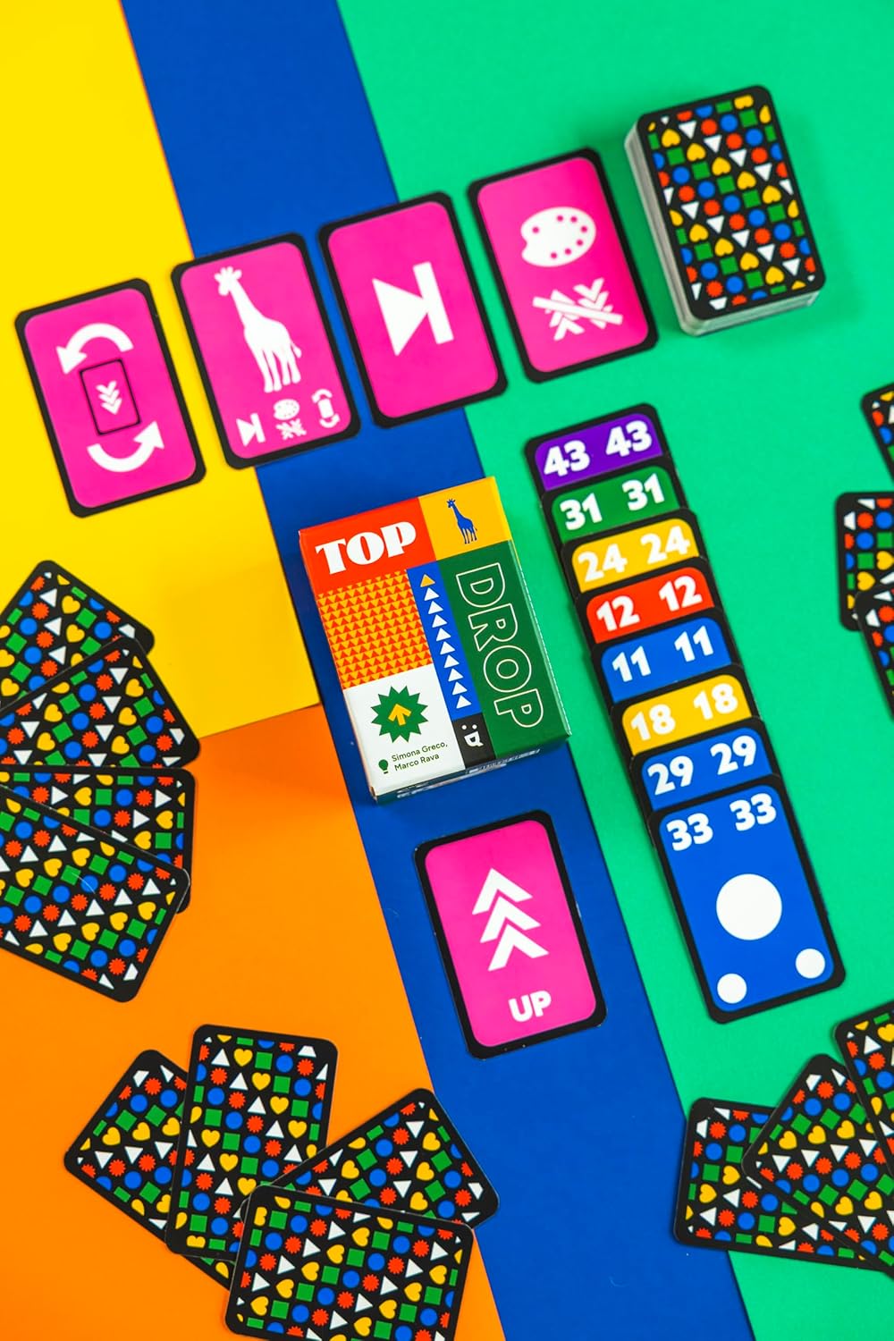 Helvetiq - Top Drop - Cooperative Card Game - Numbers and Timing - Easy Go Range - Ultra Compact Travel Size - Fast Mood Game - 2 to 4 Players - Ages 8+