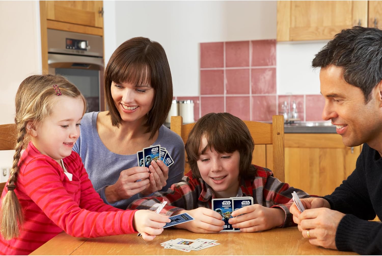 Waddingtons Number 1 Star Wars Mandalorian and Grogu - The Child Playing Card Game, Play with your favourite Baby Yoda meme, Perfect travel and family game for ages 6 and up