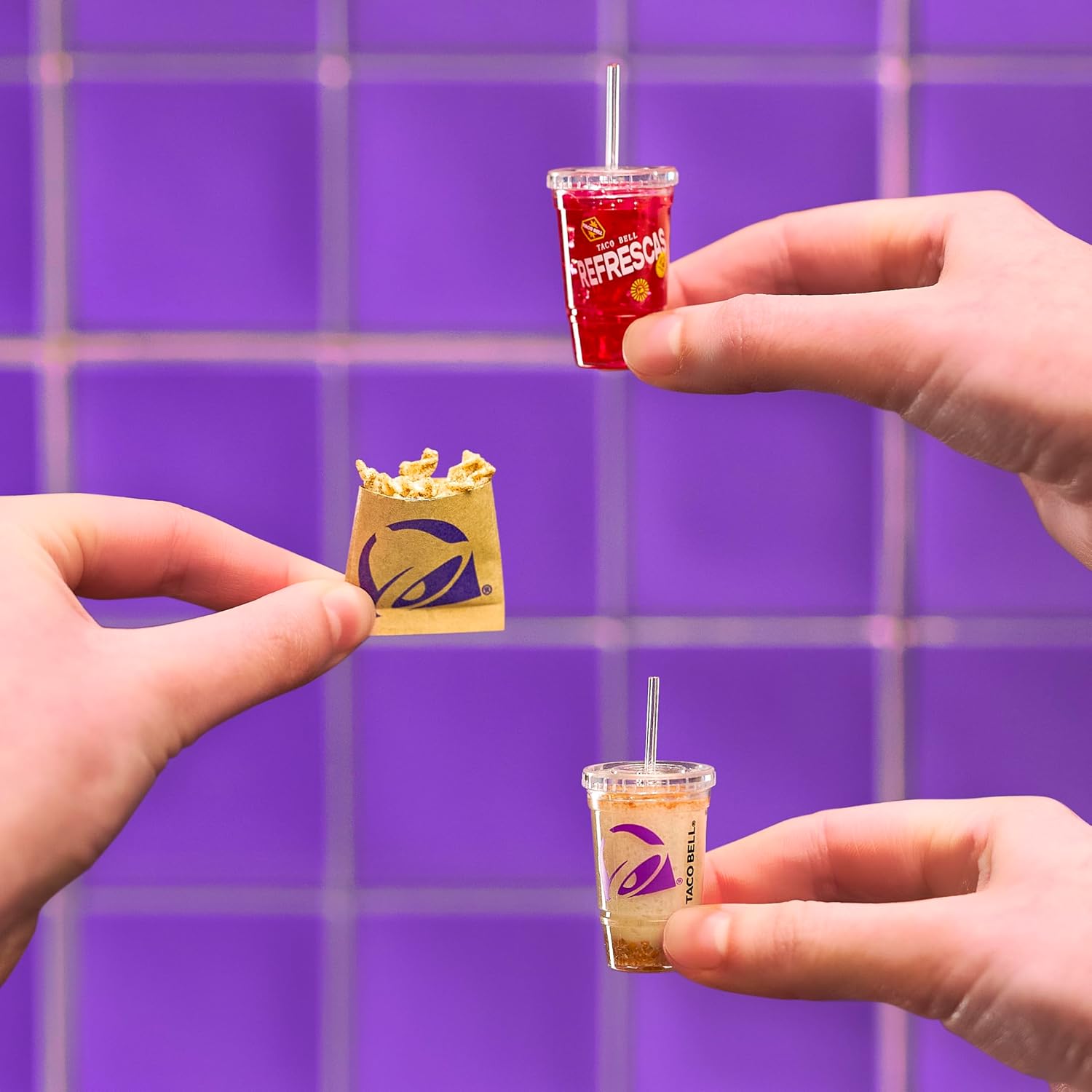 MGA's Miniverse Make It Mini Taco Bell Series 1 - Mini Verzamelobjecten, DIY, Hars Speelset, Replica Voedsel, Niet Eetbaar, voor Verzamelaars & Kinderen vanaf 8 jaar