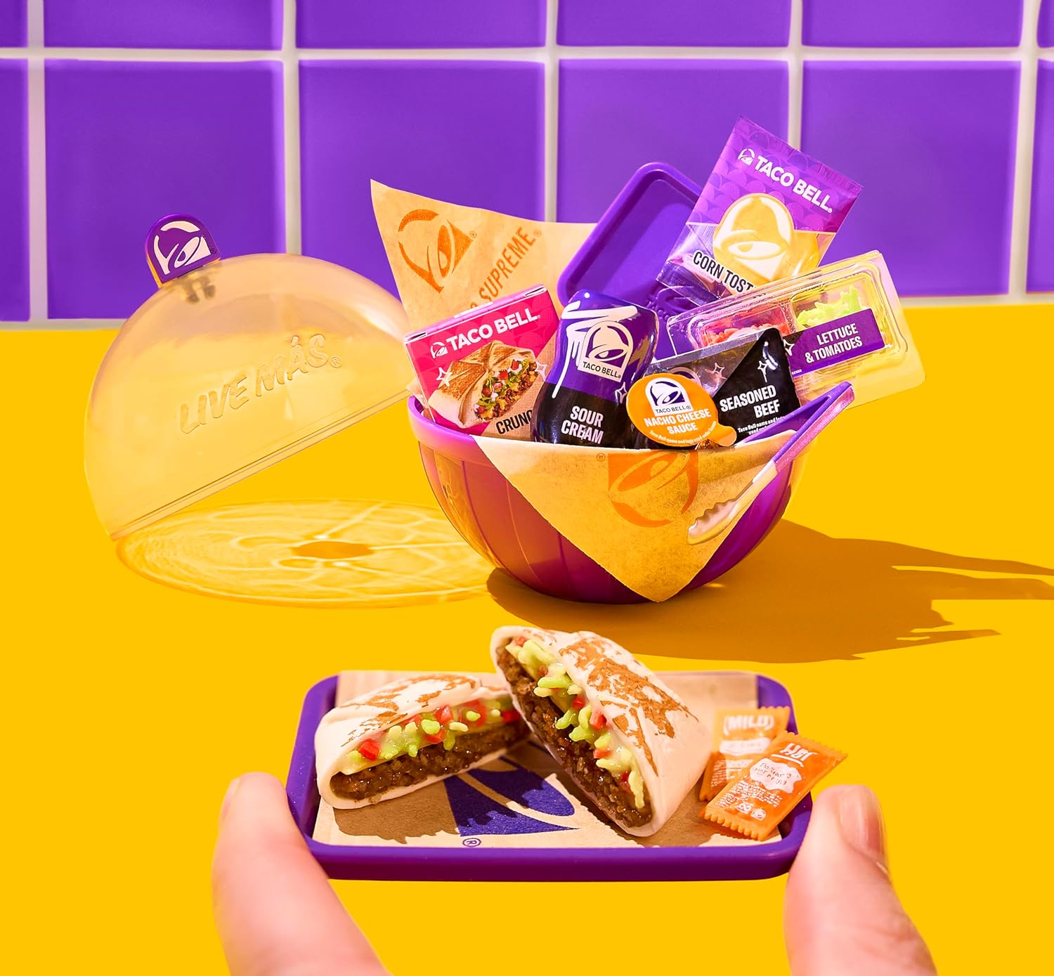 MGA's Miniverse Make It Mini Taco Bell Series 1 - Mini Verzamelobjecten, DIY, Hars Speelset, Replica Voedsel, Niet Eetbaar, voor Verzamelaars & Kinderen vanaf 8 jaar