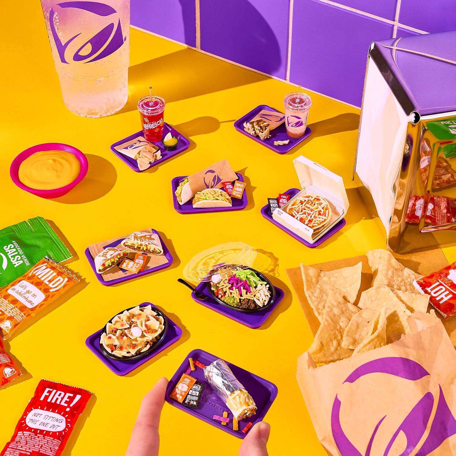 MGA's Miniverse Make It Mini Taco Bell Series 1 - Mini Verzamelobjecten, DIY, Hars Speelset, Replica Voedsel, Niet Eetbaar, voor Verzamelaars & Kinderen vanaf 8 jaar