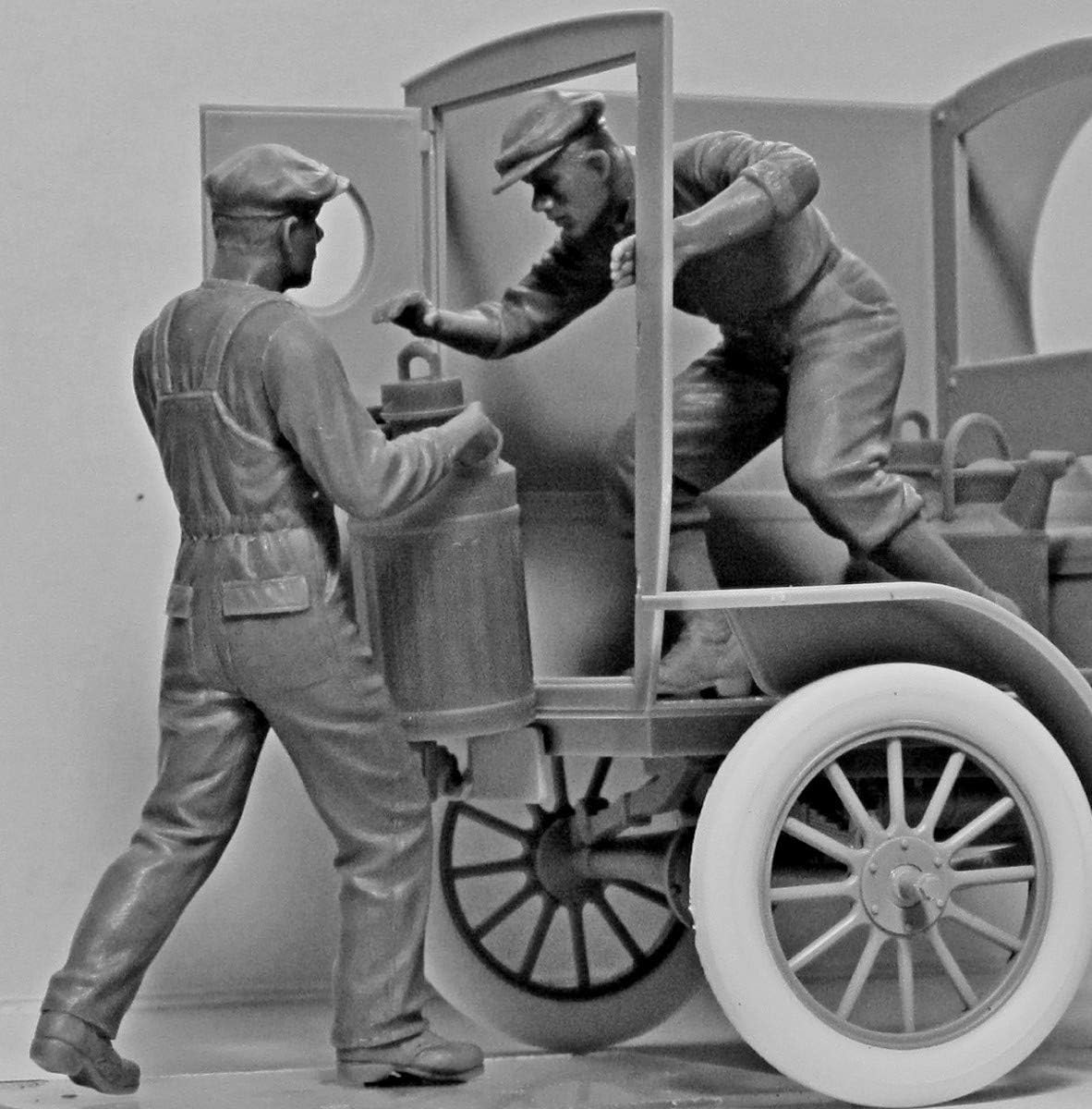 ICM 1:24 - Caricatori a Benzina Americani (Anni '1910) 2 Fichi