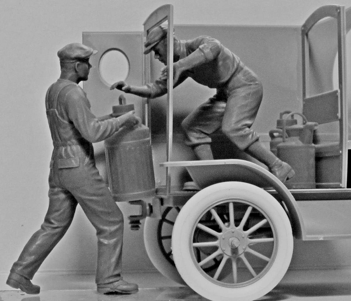 ICM 1:24 - Caricatori a Benzina Americani (Anni '1910) 2 Fichi