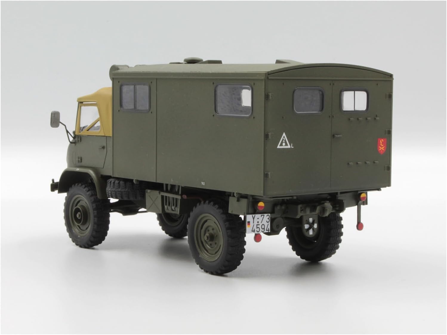 ICM ICM35136 1:35-Unimog S 404 w/Box Body, Kit di modellismo in Scala Militare Tedesca