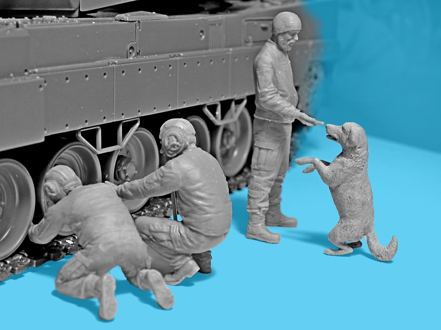 ICM - Leopard 2 Crew Of The Armed Forces Of Ucrainemockup Figura Leopard 2 Crew Of The Armed Forces Of Ucraina |icm|35757| 1:35 Modello Carro Promo Figura in miniatura