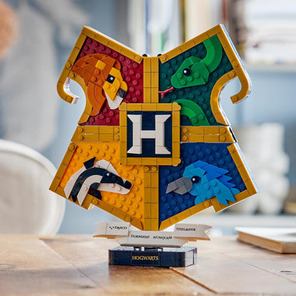 LEGO Harry Potter Zweinstein Afdelingswapen Speelgoed voor Kinderen - 3D-Wanddecoratie met Dieren Figuren - Kinderkamer Decoratie - Cadeau voor Meisjes, Jongens en Fans Vanaf 12 Jaar - 76462