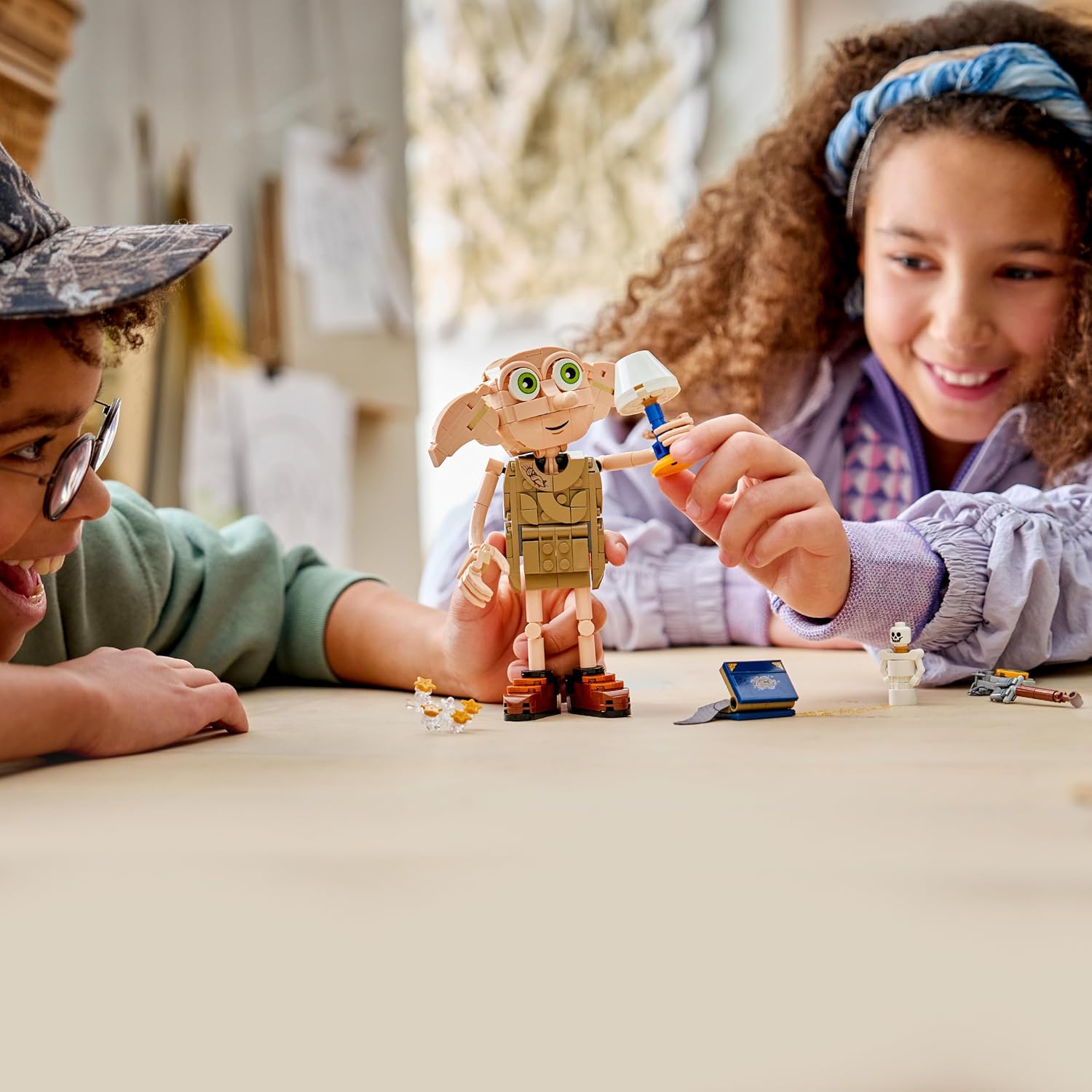 LEGO Harry Potter 2in1 Dobby de Vrije Elf Speelgoed - Bouwpakket voor Kinderen - Verandert in Knijster Figuur - Kinderkamer Decoratie - Cadeau voor Meisjes, Jongens en Fans Vanaf 8 Jaar - 76469