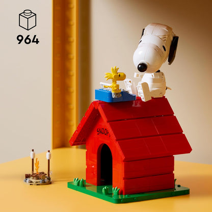 LEGO Ideas Peanuts: Snoopy’s Hondenhok – Strip Bouwpakket voor Volwassenen met Snoopy Hond en Woodstock Vogel Figuren – Woondecoratie of Bureau-Accessoire – Nostalgisch Cadeau – 21368