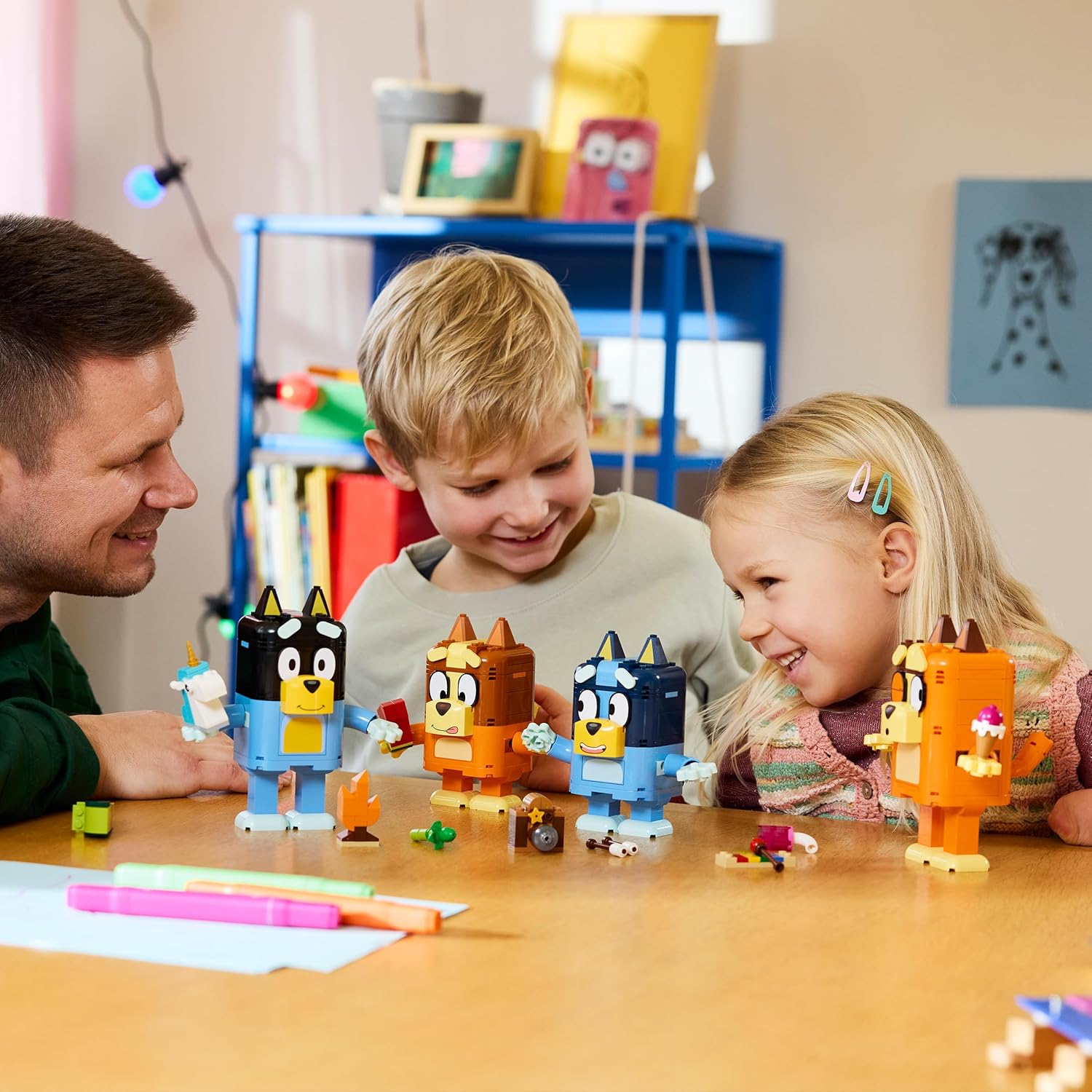 LEGO Bluey Brick-Built Bluey Family - Educational Toy incl. 4 Figures w/Changing Expressions & Accessories - Montessori Set - Birthday Gift for 5+ Year Old Girls & Boys - 11217