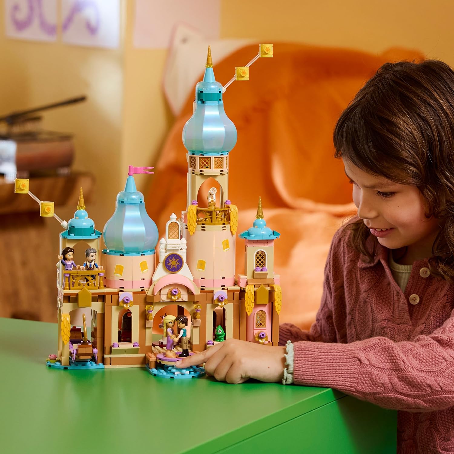 LEGO | Disney Princess Rapunzel's Castle Toy - Display Model w/ 4 Mini Dolls, Pascal Figure & Accessories - Birthday Gift for 6+ Year Old Girls & Tangled Movie Fans - 43297