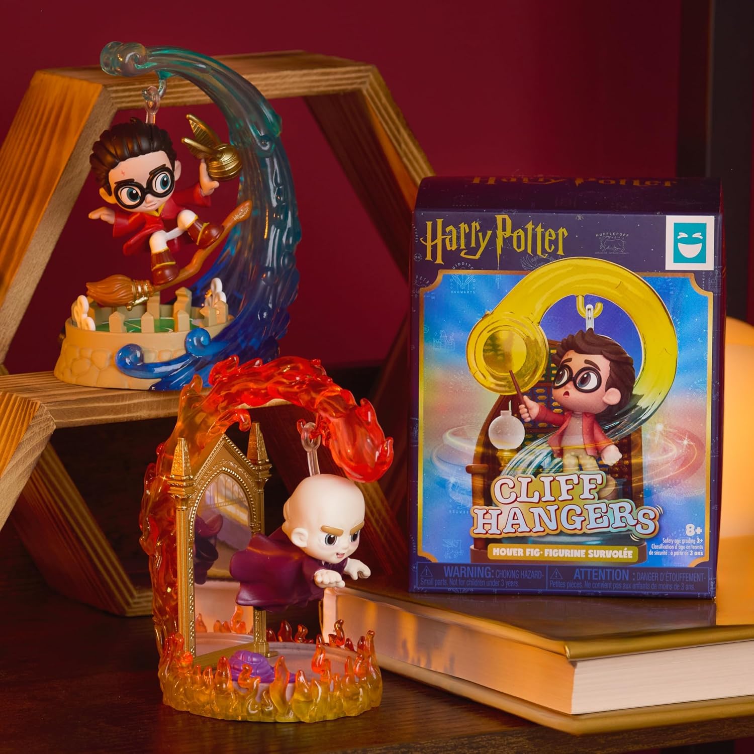 Harry Potter Happy HAUL Cliff Hangers Hover Figures Sortiment, Überraschungs-Sammelfigur im Blind Pack mit Display-Ständer, 5 cm groß, Limitierte Edition, ab 8 Jahren