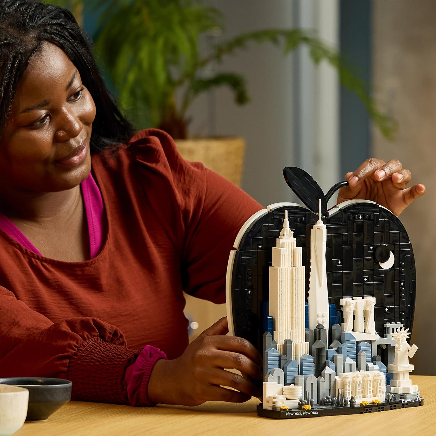 LEGO Architecture New York City – The Big Apple Bouwpakket voor Volwassenen met Bezienswaardigheden incl. Empire State Building en Brooklyn Bridge - Woondecoratie of Kantoor Decoratie - Cadeau 21066
