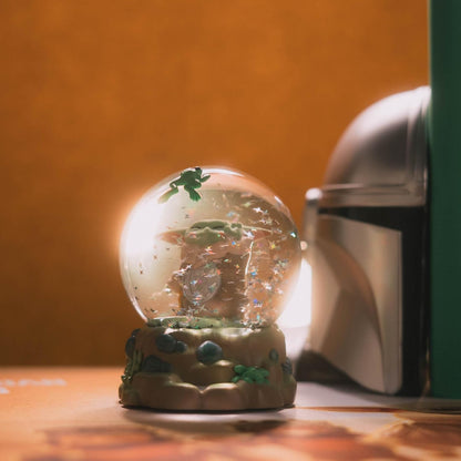 Grupo Erik Palla di Neve Star Wars, The Mandalorian - Palla di Vetro Decorativa Grogu Baby Yoda | Sfera di Neve (8 x 9 x 11 cm