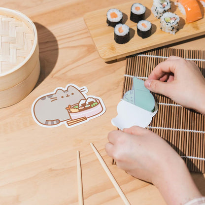 Grupo Erik Set 2 Stickers Pusheen Sushi Roll - Adesivi in Vinile Sagomati Kawaii per Laptop, Borraccia e Cellulare | Decorazioni Resistenti