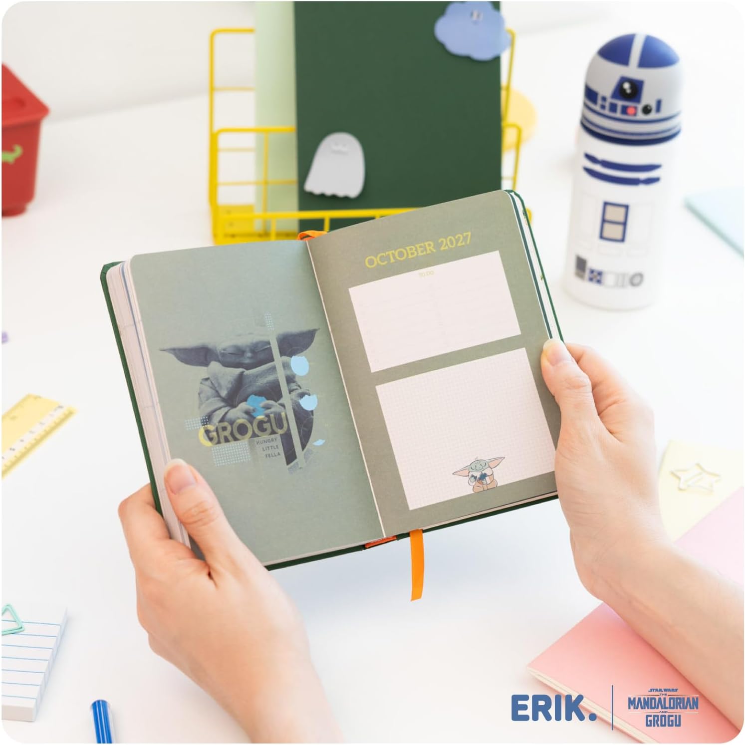 Grupo Erik Hausaufgabenheft Schulplaner 2026 2027 Star Wars The Mandalorian Yoda Taschenkalender Schülerkalender - Schulkalender Wochenplaner - Terminplaner 2026 2027 17 Monate Geschenke Einschulung