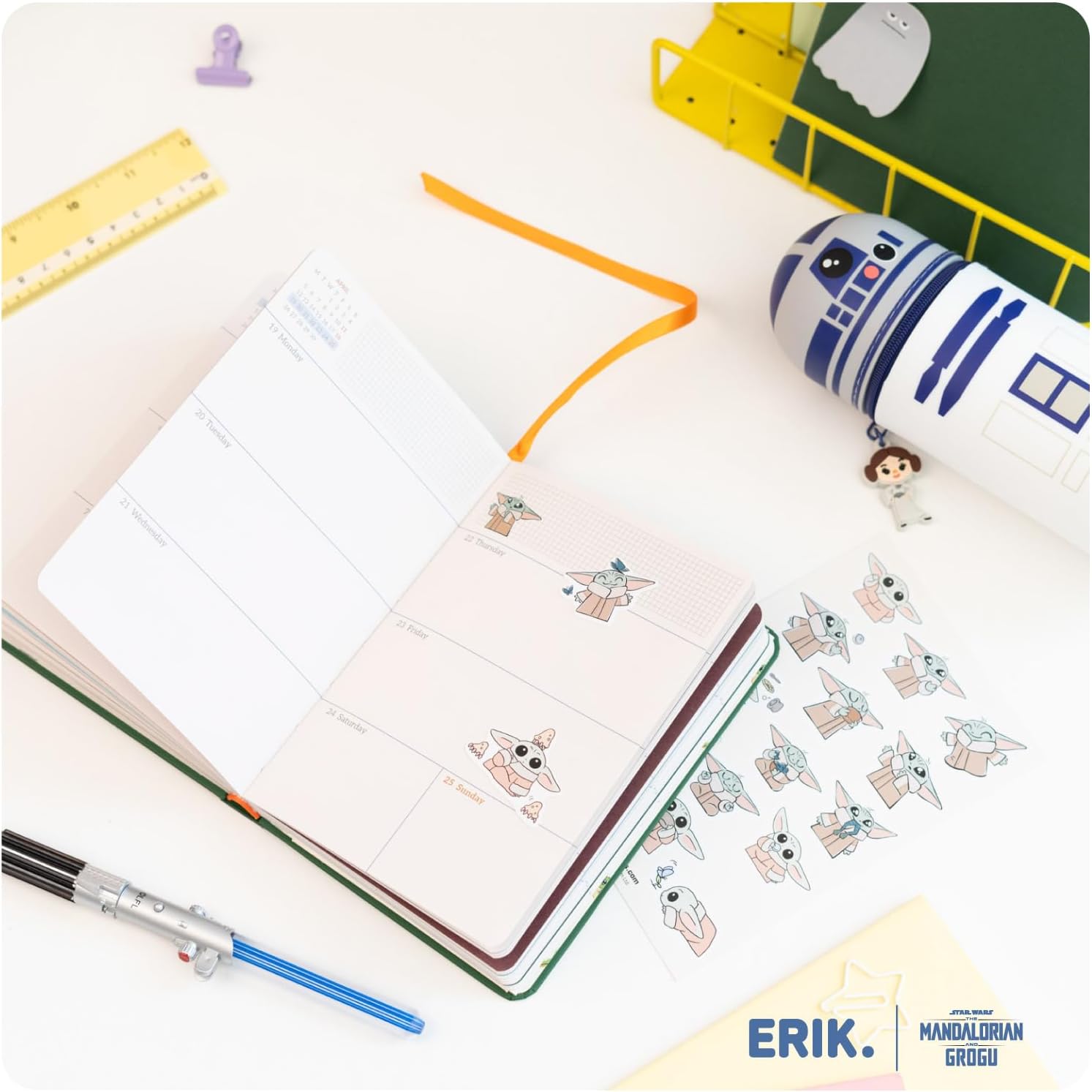 Grupo Erik Hausaufgabenheft Schulplaner 2026 2027 Star Wars The Mandalorian Yoda Taschenkalender Schülerkalender - Schulkalender Wochenplaner - Terminplaner 2026 2027 17 Monate Geschenke Einschulung