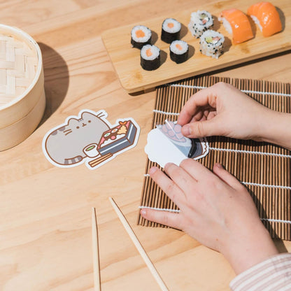 Grupo Erik Set 2 Stickers Pusheen Sushi Roll - Adesivi in Vinile Sagomati Kawaii per Laptop, Borraccia e Cellulare | Decorazioni Resistenti