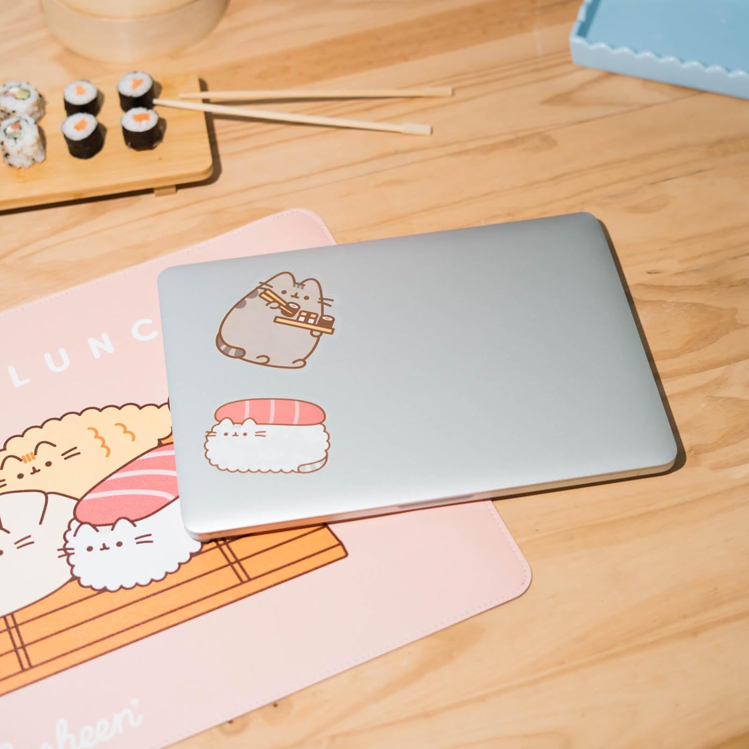 Grupo Erik Set 2 Stickers Pusheen Sushi Roll - Adesivi in Vinile Sagomati Kawaii per Laptop, Borraccia e Cellulare | Decorazioni Resistenti