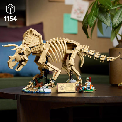 LEGO Jurassic World Dinosaurusfossielen: Triceratops – Display Bouwpakket voor Volwassenen met Dr. Gerry Harding Minifiguur – Woondecoratie – Cadeau voor Jurassic Park Fans – 77985
