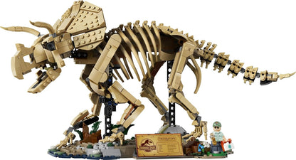 LEGO Jurassic World Dinosaurusfossielen: Triceratops – Display Bouwpakket voor Volwassenen met Dr. Gerry Harding Minifiguur – Woondecoratie – Cadeau voor Jurassic Park Fans – 77985