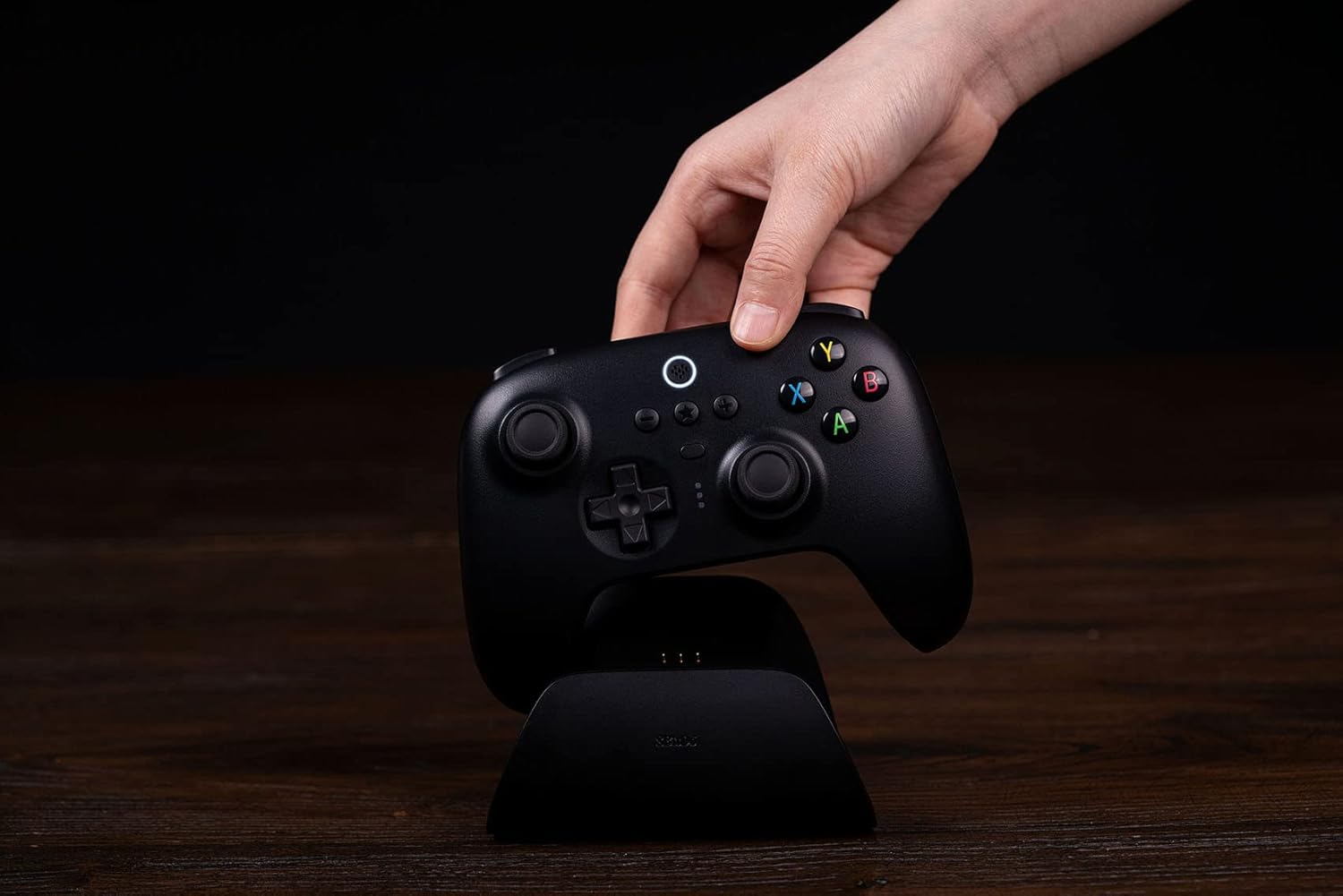 8bitdo Ultimate Controller with Charging Dock 2.4g for Windows and Android - Black