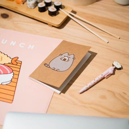 Grupo Erik Set 2 Stickers Pusheen Sushi Roll - Adesivi in Vinile Sagomati Kawaii per Laptop, Borraccia e Cellulare | Decorazioni Resistenti