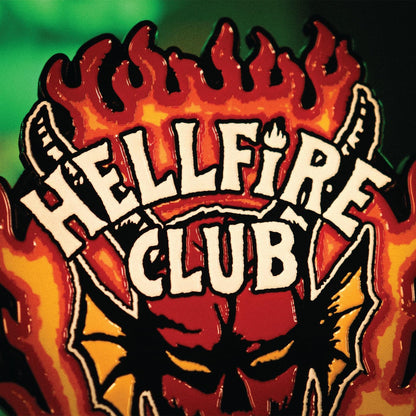 FaNaTtik Stranger Things Hellfire Club Medaillon - Offiziell lizenzierte limitierte Auflage aus Metall zum Sammeln und Ständer