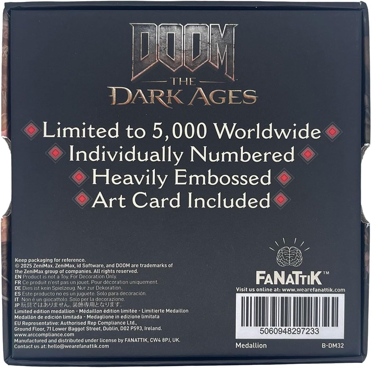 FaNaTtik DOOM: Medaglione con sega a scudo del Medioevo e biglietto d'arte, edizione limitata da collezione (licenza ufficiale, numerato individualmente, diametro 85 mm, include espositore