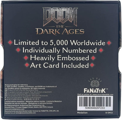 FaNaTtik DOOM: Medaglione con sega a scudo del Medioevo e biglietto d'arte, edizione limitata da collezione (licenza ufficiale, numerato individualmente, diametro 85 mm, include espositore