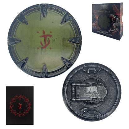 FaNaTtik DOOM: Medaglione con sega a scudo del Medioevo e biglietto d'arte, edizione limitata da collezione (licenza ufficiale, numerato individualmente, diametro 85 mm, include espositore