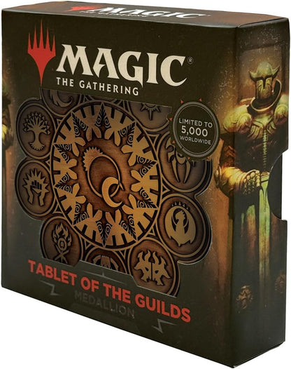 FaNaTtik Magic: The Gathering Tablet of the Guilds Metal Medallion - Limited Edition Collector's Medallion (5.000 Worldwide), Individuell nummeriert, Antik vergoldet, Offizielles MTG Merchandise