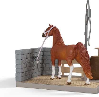 schleich HORSE CLUB | Sofia’s Paardenwasplaats 42792 | Speelset met echt water, pomp, paard, beweegbare figuur & accessoires | Paardenspeelgoed & cadeau voor kinderen vanaf 5 jaar | 26 onderdelen