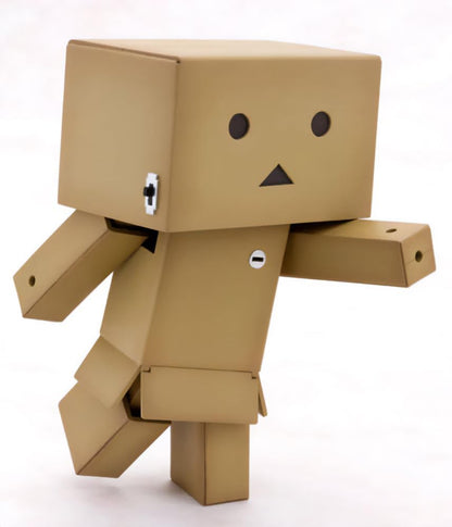 Kotobukiya Yotsuba to! Danboard Plastic Model, Total Height: Approx. 4.9 inches (125 mm), Non-Scale