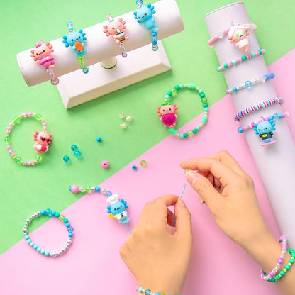 Fashion Angels Kit gioielli Basic Fun Charm Changers Axolotl League per bambine 6+ – Set fai da te con collane, bracciali, charm axolotl e perline colorate