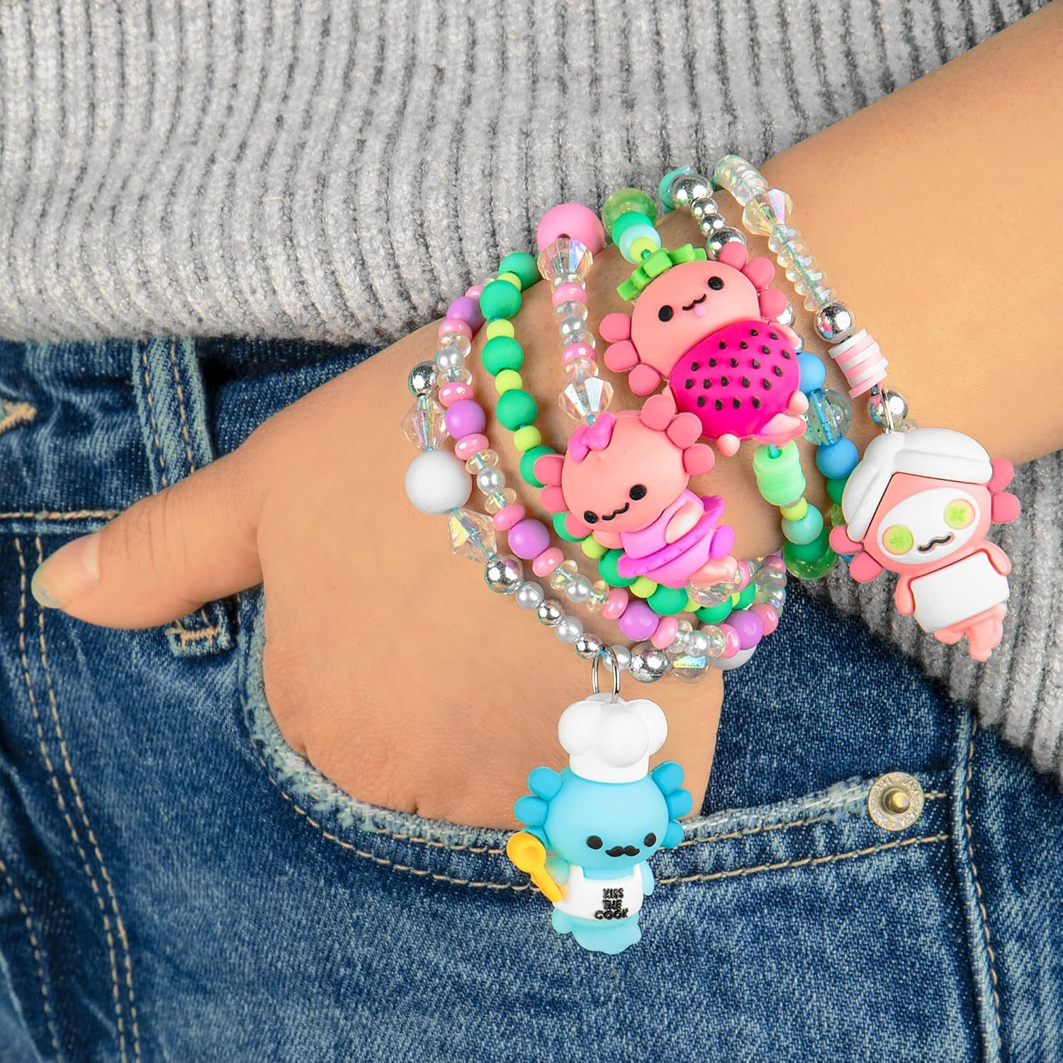 Fashion Angels Kit gioielli Basic Fun Charm Changers Axolotl League per bambine 6+ – Set fai da te con collane, bracciali, charm axolotl e perline colorate