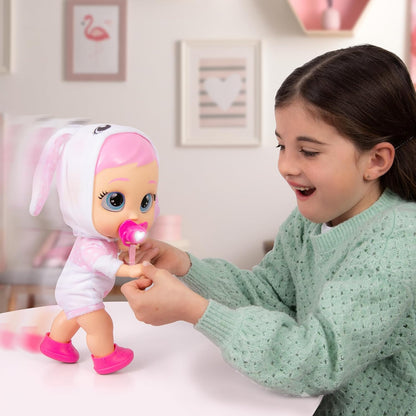CRY Babies Coney Interaktive Puppe Hilf Coney bei ihren ersten Schritten – sie gibt über 10 Laute und Reaktionen von Sich und kann leuchtende LED-Tränen weinen. Kinder ab 3 Jahren.
