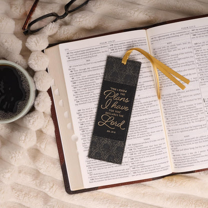 Christian Art Gifts Premium Vegan Leather Inspirational Scripture Bookmark for Men & Women: Know The Plans Encouraging Bible Verse, Charcoal & Black
