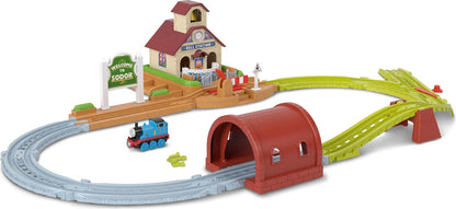 Thomas & Friends Toy Train Set by Fisher-Price, Bell Station Playset with Push-Along Thomas Engine, Ringing Bell, Tunnel, Gate & Expandable, JLL35