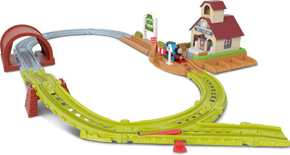 Thomas & Friends Toy Train Set by Fisher-Price, Bell Station Playset with Push-Along Thomas Engine, Ringing Bell, Tunnel, Gate & Expandable, JLL35