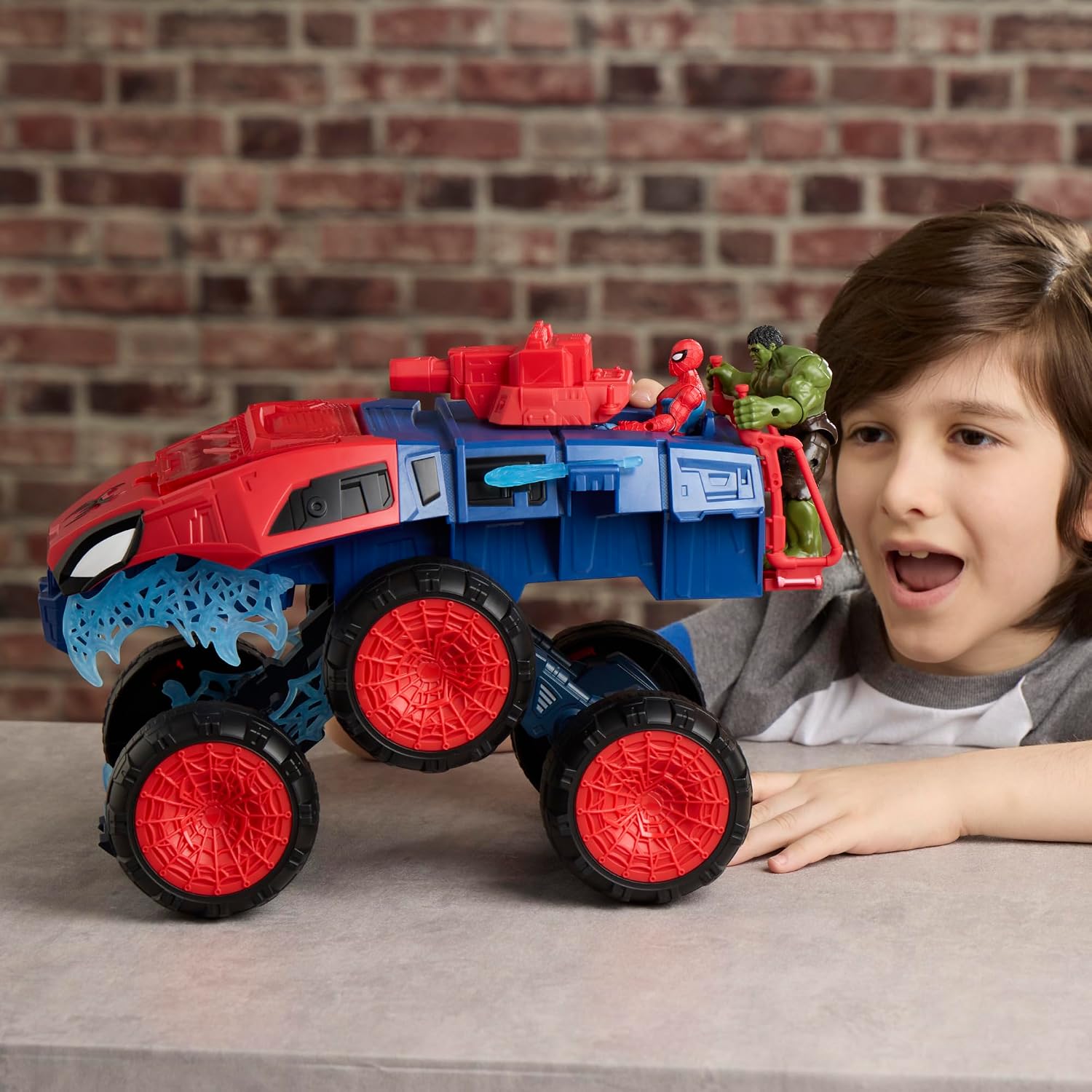 Marvel Spider-Man: Brand New Day 2-in-1 Super Chompin' Tank, set met actiefiguur van 11,4 cm en speelgoedvoertuig, superheldspeelgoed en actiefiguren, leeftijd 4+