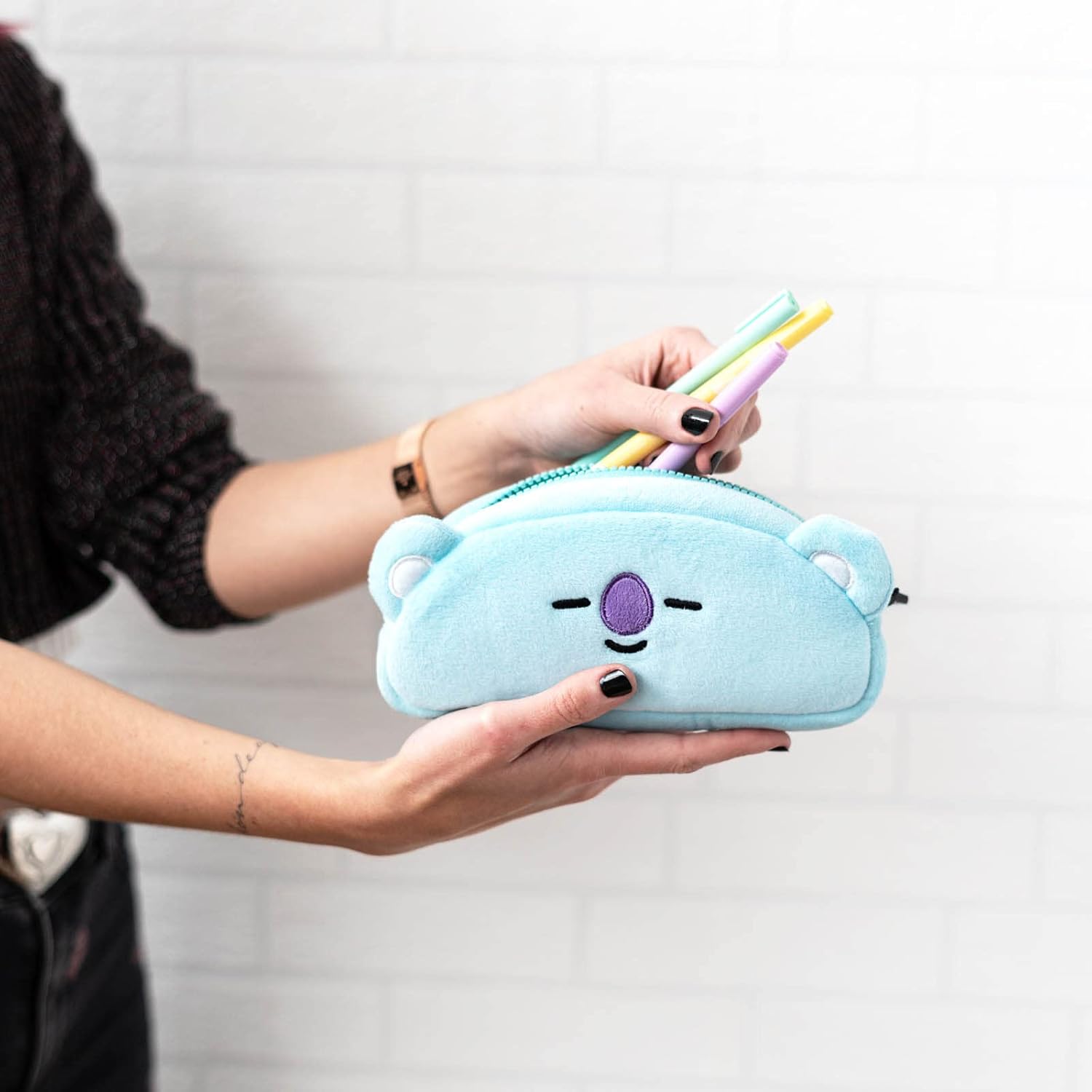 Grupo Erik Plüsch Mäppchen BT21 New Mang 1 Fach - Stift Etui Schule BTS Fanartikel - Federmäppchen Mädchen Schlampermäppchen Offizieller BT21 Merch