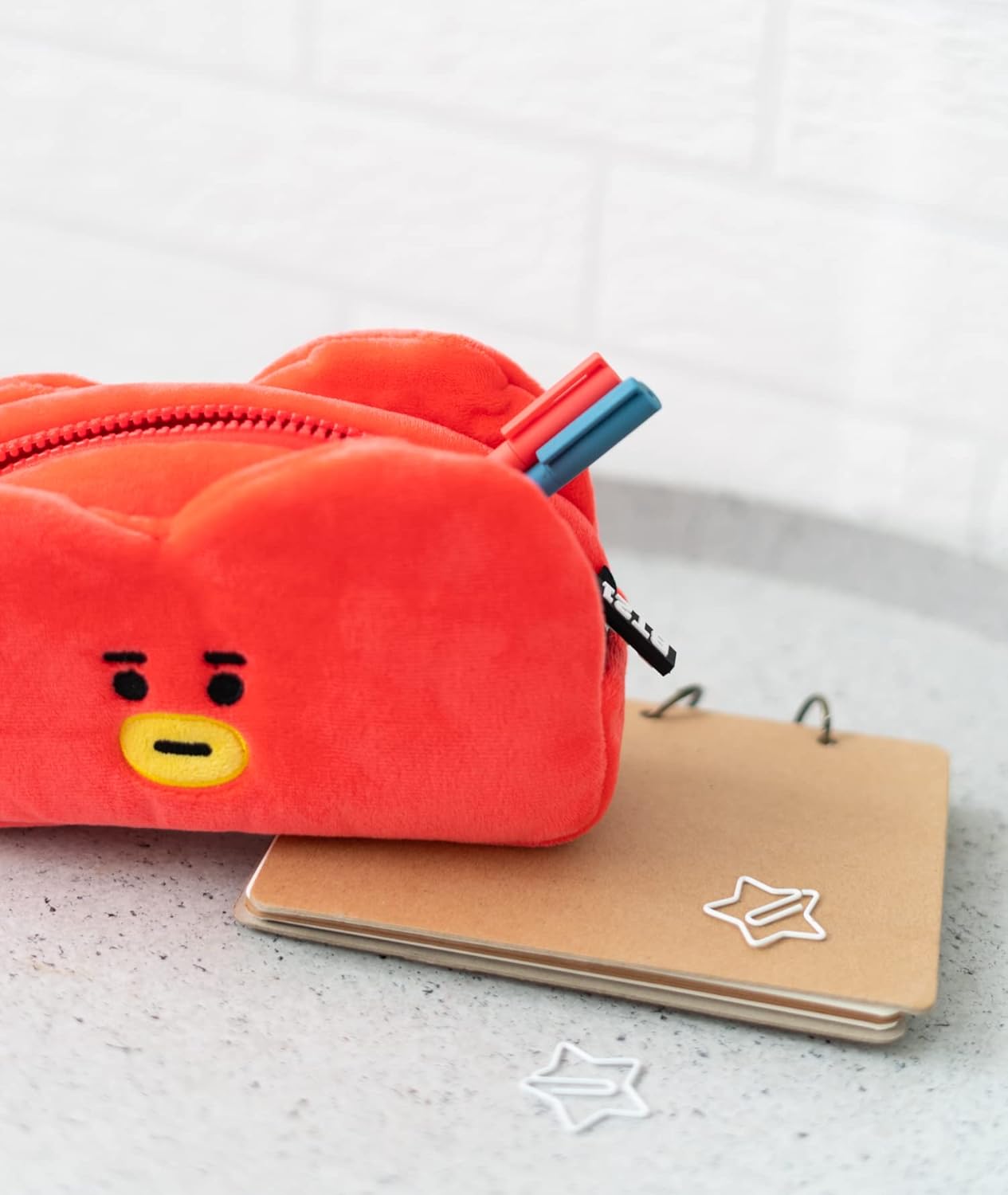 Grupo Erik Plüsch Mäppchen BT21 New Mang 1 Fach - Stift Etui Schule BTS Fanartikel - Federmäppchen Mädchen Schlampermäppchen Offizieller BT21 Merch