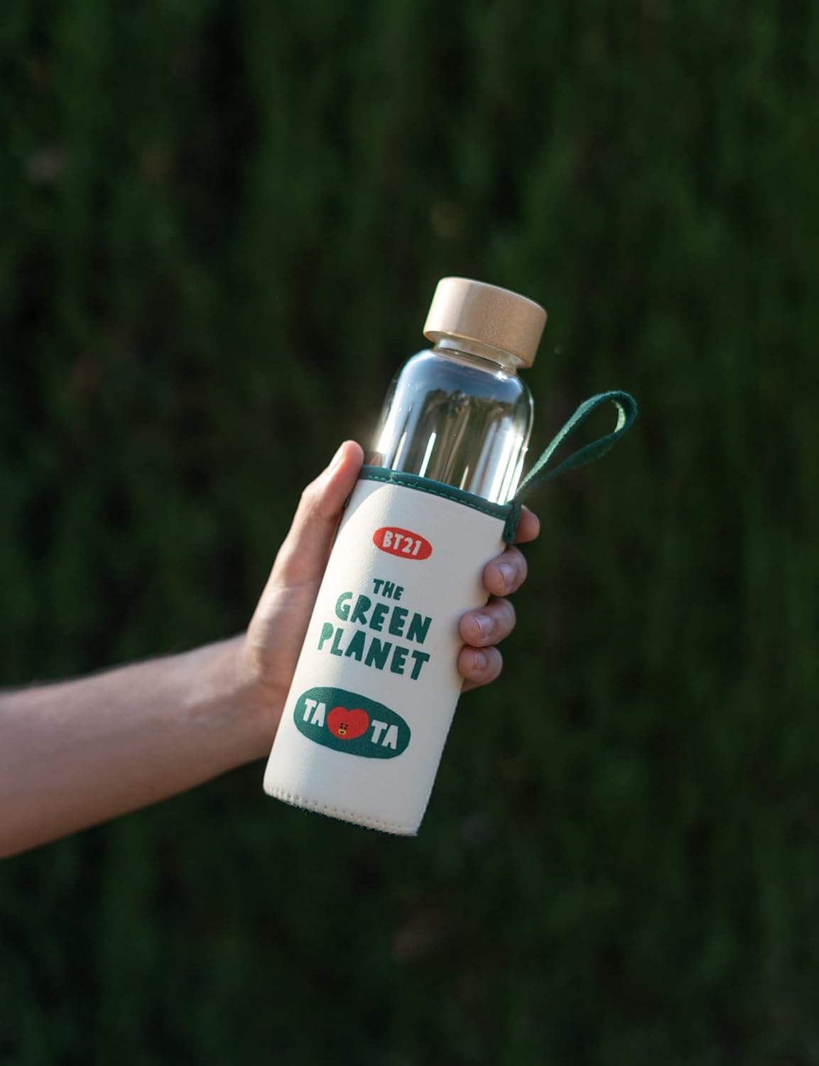 Grupo Erik Trinkflasche 500 ml Glas - GYM FlascheBT21 Tata Glasflasche 500 ml - Sportflasche Kinder - Wasserflasche Glas - BTS Fanartikel Offizieller BTS Merch
