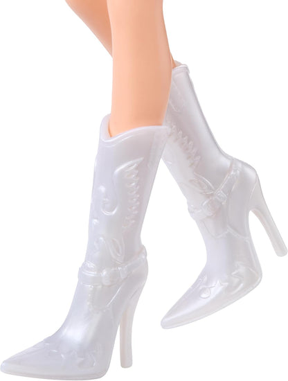 Bratz Sassy Stampede Cloe - Collectable Fashion Doll - Western Cowgirl Style Doll with Outfit and Accessories
