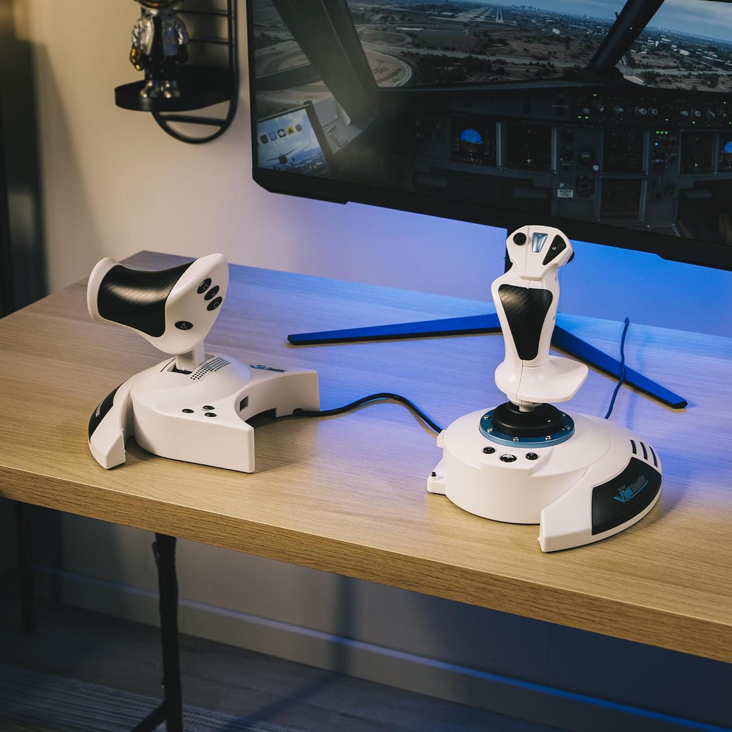 Thrustmaster T.Flight Hotas 5 Microsoft Flight Simulator Edition - Joystick per il Volo su Licenza Ufficiale Microsoft Flight Simulator - Manetta - Controller per Simulazioni per PS5, PS4, PC