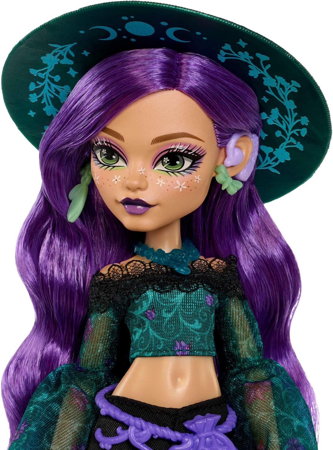 Monster High Doll, Moonspell Magic Willow Thorne The Nature Witch with Hearing Aid, Cauldron Surprise & Accessories like Herb Jar, JMB92