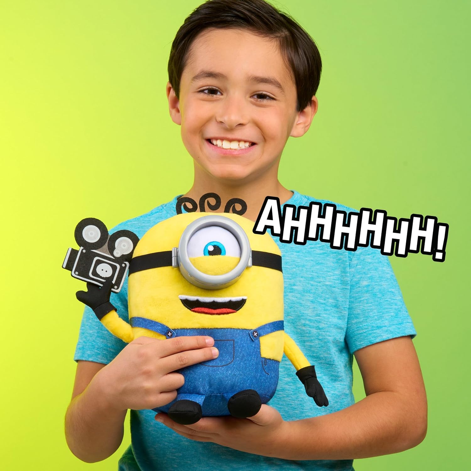 Just Play Illumination Minions Babbling James 23 cm Interactive Plush with Sounds, Phrases & Singing, Ages 3+ | 23 cm Plush with Sounds, Phrases & Singing, Ages 3+