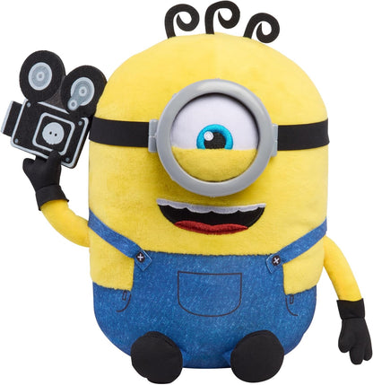 Just Play Illumination Minions Babbling James 23 cm Interactive Plush with Sounds, Phrases & Singing, Ages 3+ | 23 cm Plush with Sounds, Phrases & Singing, Ages 3+