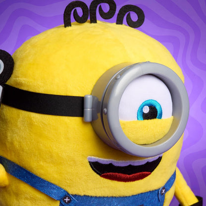 Just Play Illumination Minions Babbling James 23 cm Interactive Plush with Sounds, Phrases & Singing, Ages 3+ | 23 cm Plush with Sounds, Phrases & Singing, Ages 3+